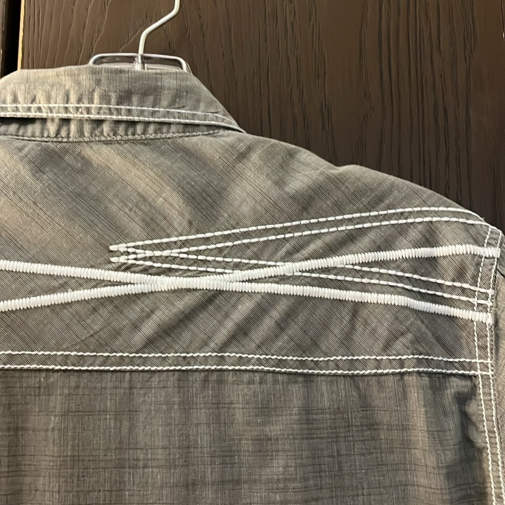 Buckle Black men’s long sleeved western style gray shirt. Size Small regular. - Picture 8 of 9